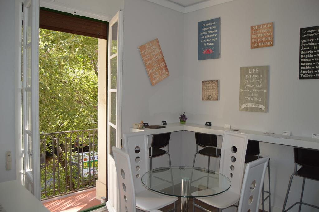 Jmg Hostels Madrid Exterior photo